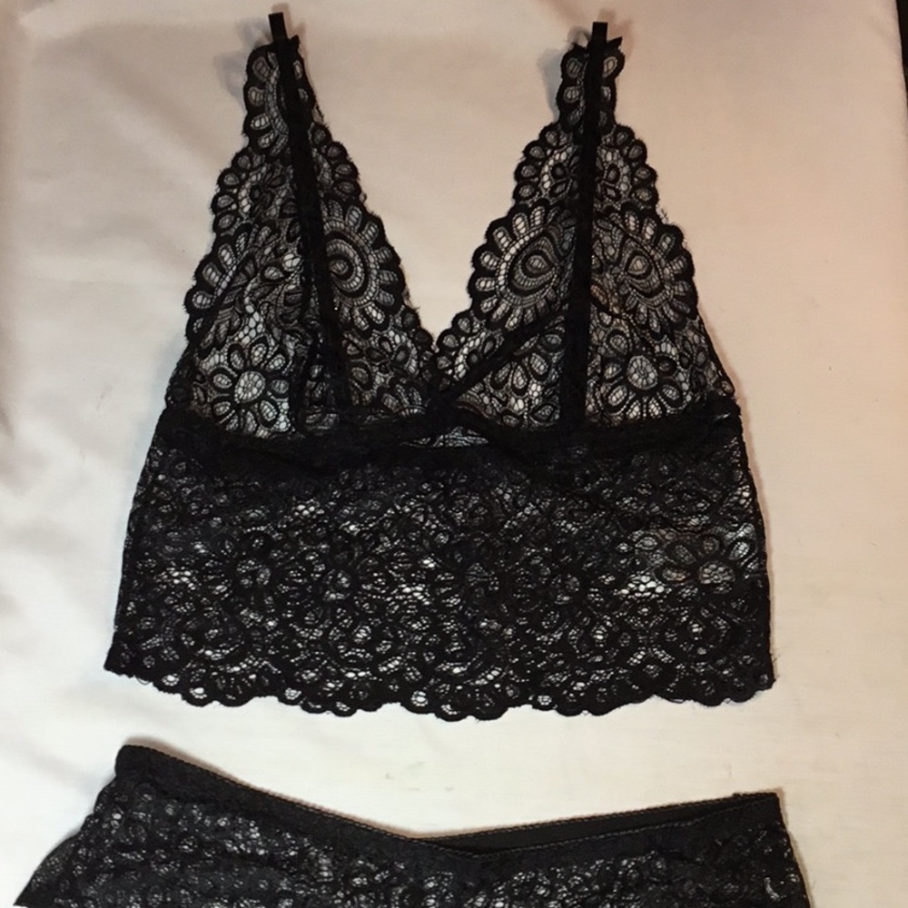 Lovely’s Collection - Picture 2 of 4